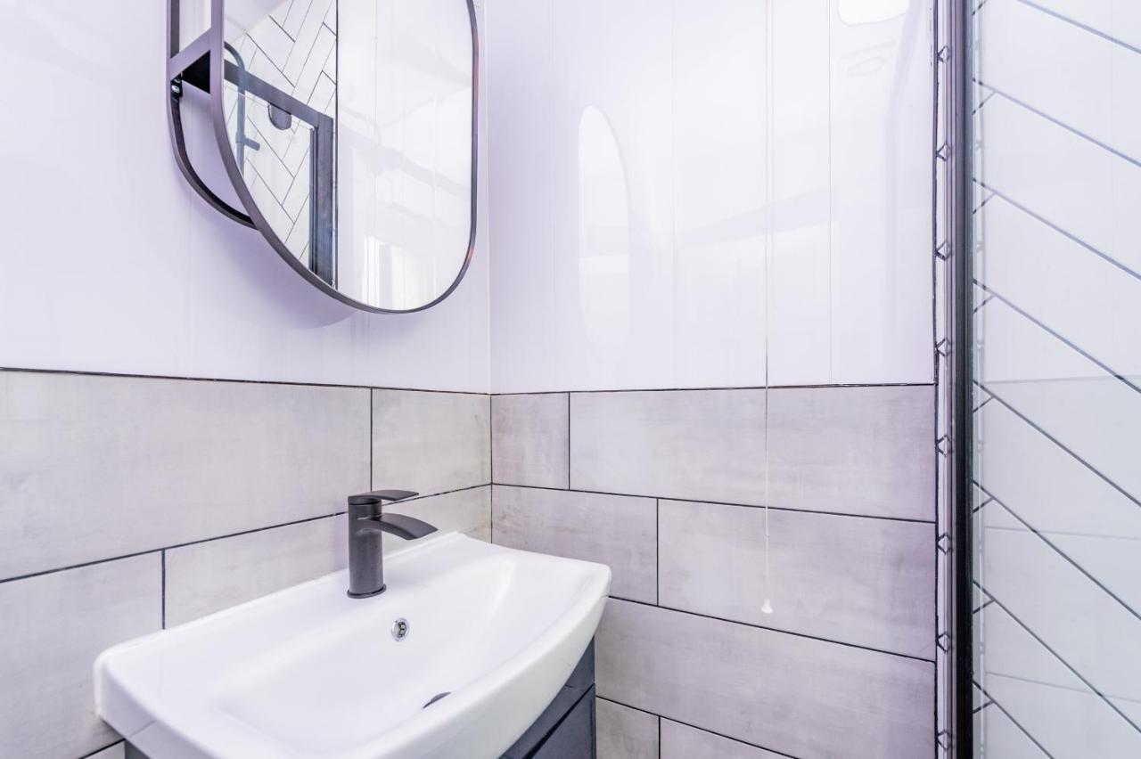 Studio Annexe By Papermill, Deeside - En-Suite, เฮสวอลล์ ภายนอก รูปภาพ